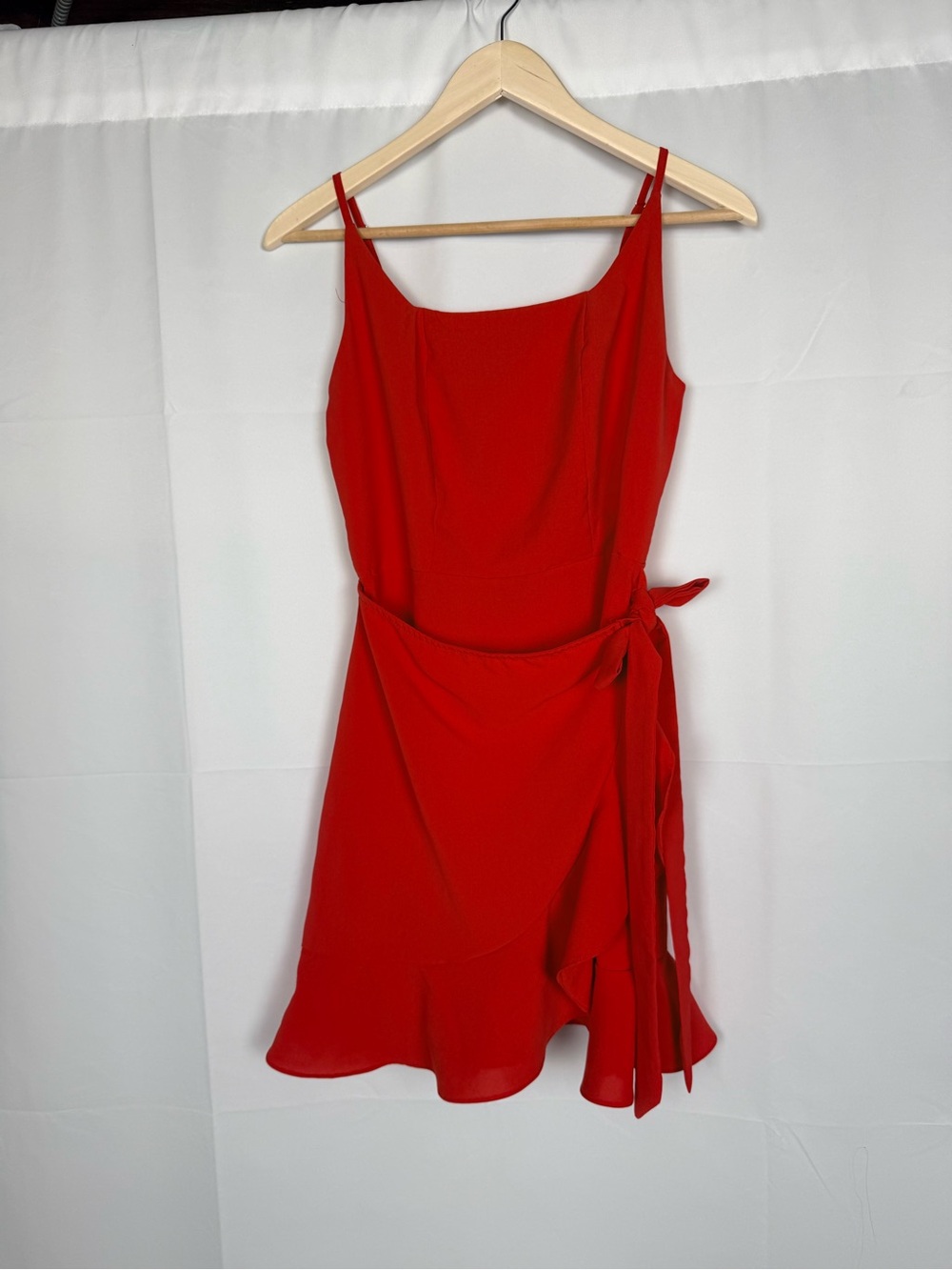Sleek Red Tie-Waist Mini Dress with Ruffle Hem